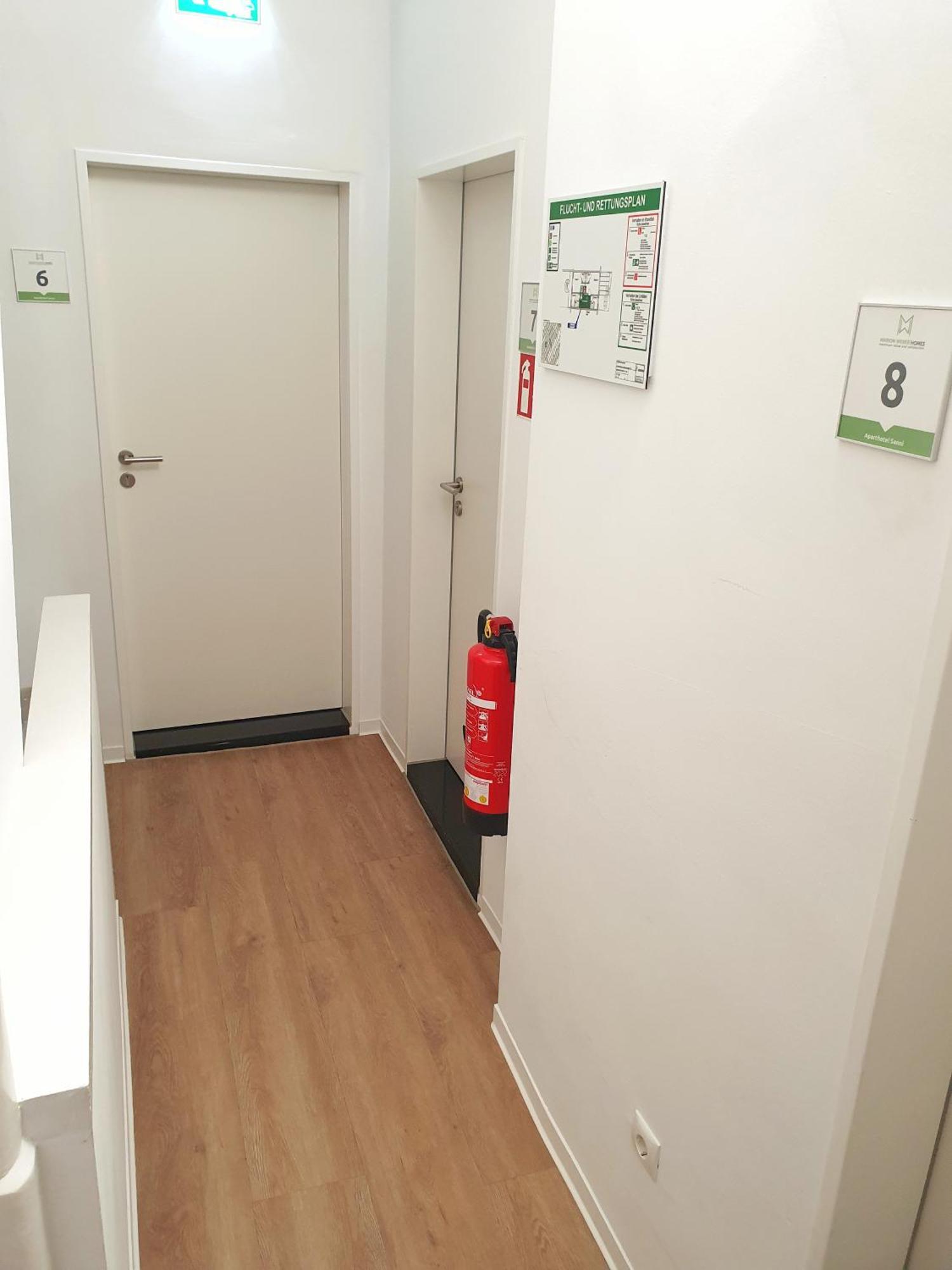 Aparthotel Sanni Brémai repülőtér Kültér fotó