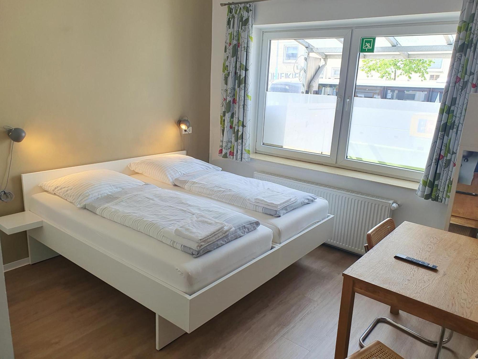 Aparthotel Sanni Brémai repülőtér Kültér fotó