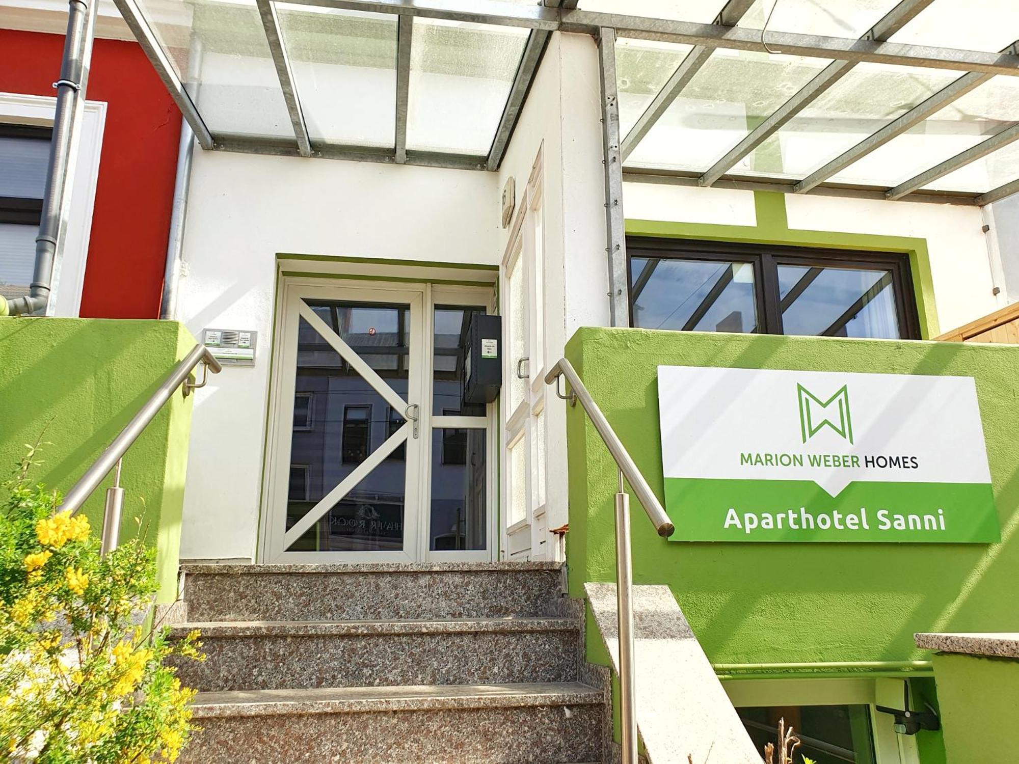 Aparthotel Sanni Brémai repülőtér Kültér fotó