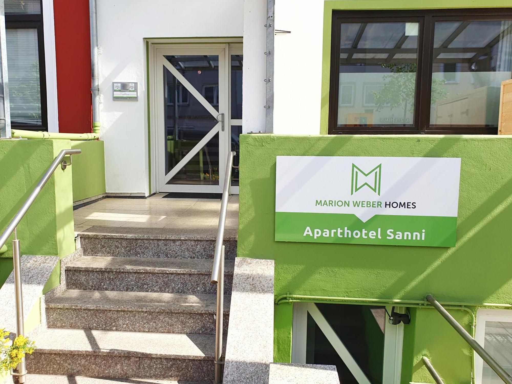 Aparthotel Sanni Brémai repülőtér Kültér fotó